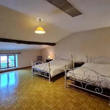 Familial Spacieux Avec Cheminee, Jardin Et Terrasse, Proche De Verdun Et Bar-le-duc - Fr-1-585-69 * Reffroy