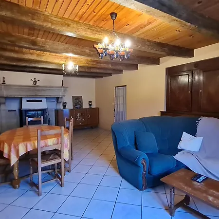 Familial Spacieux Avec Cheminee, Jardin Et Terrasse, Proche De Verdun Et Bar-le-duc - Fr-1-585-69 * Reffroy